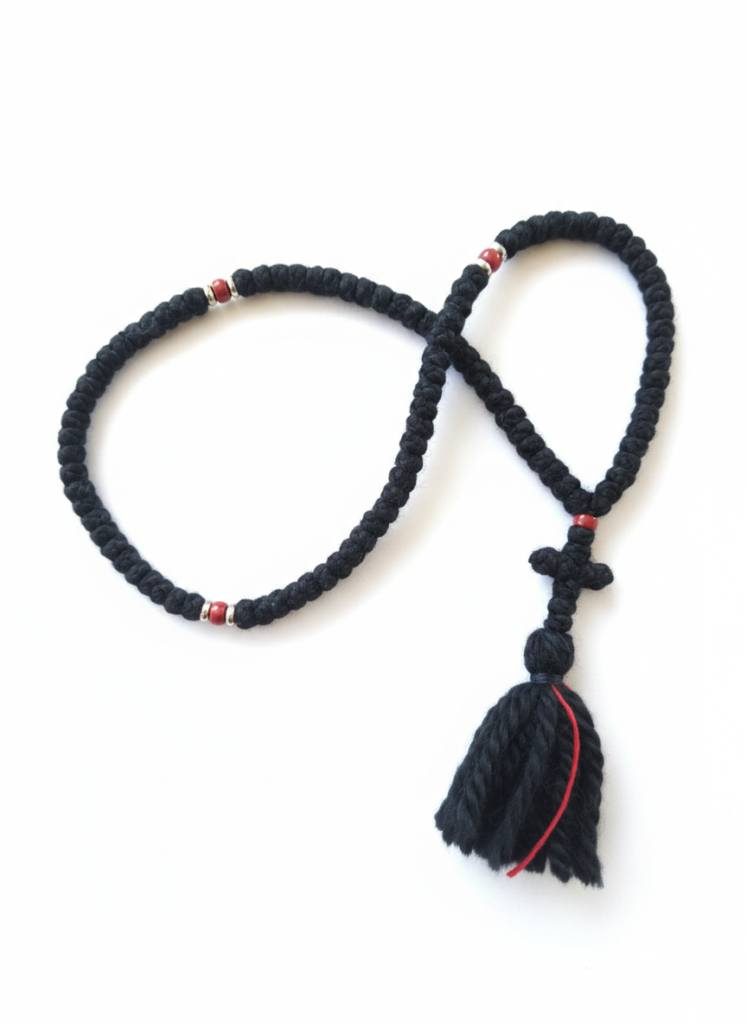 Χειροποίητο μαύρο κομποσκοίνι 100κόμπων μάλλινο με φούντα, μπορντό χάντρες και ασημί ροδέλες