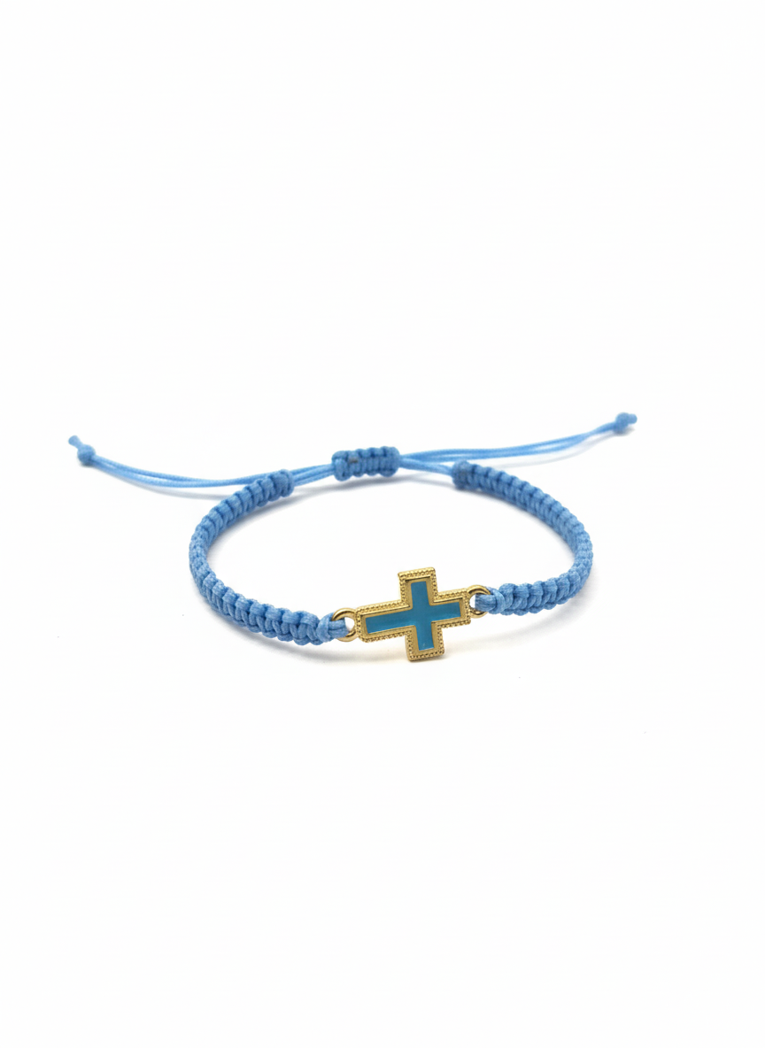 Χειροποίητο γαλάζιο μακραμέ με μεταλλικό χρυσό στοιχείο σε σχήμα σταυρού με γαλάζια την εσωτερική πλευρά του